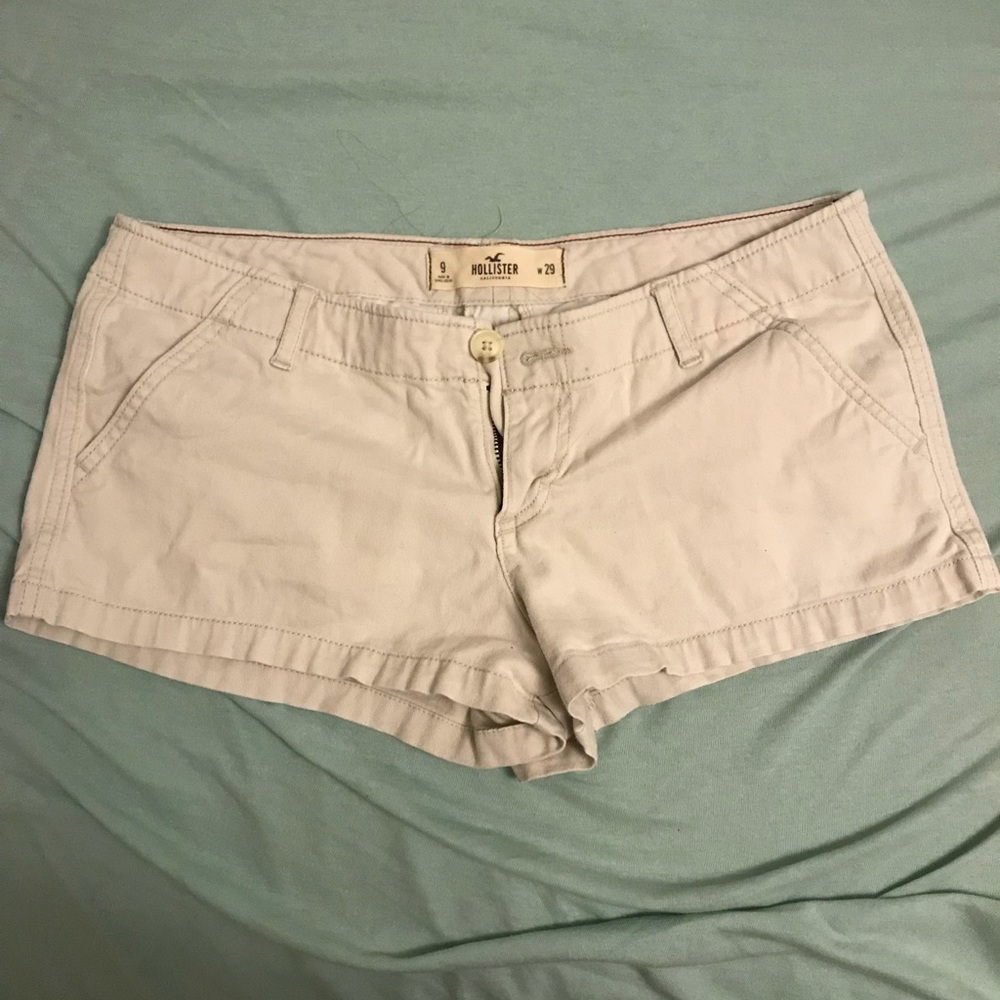 Hollister Tan shorts size 9 (29)